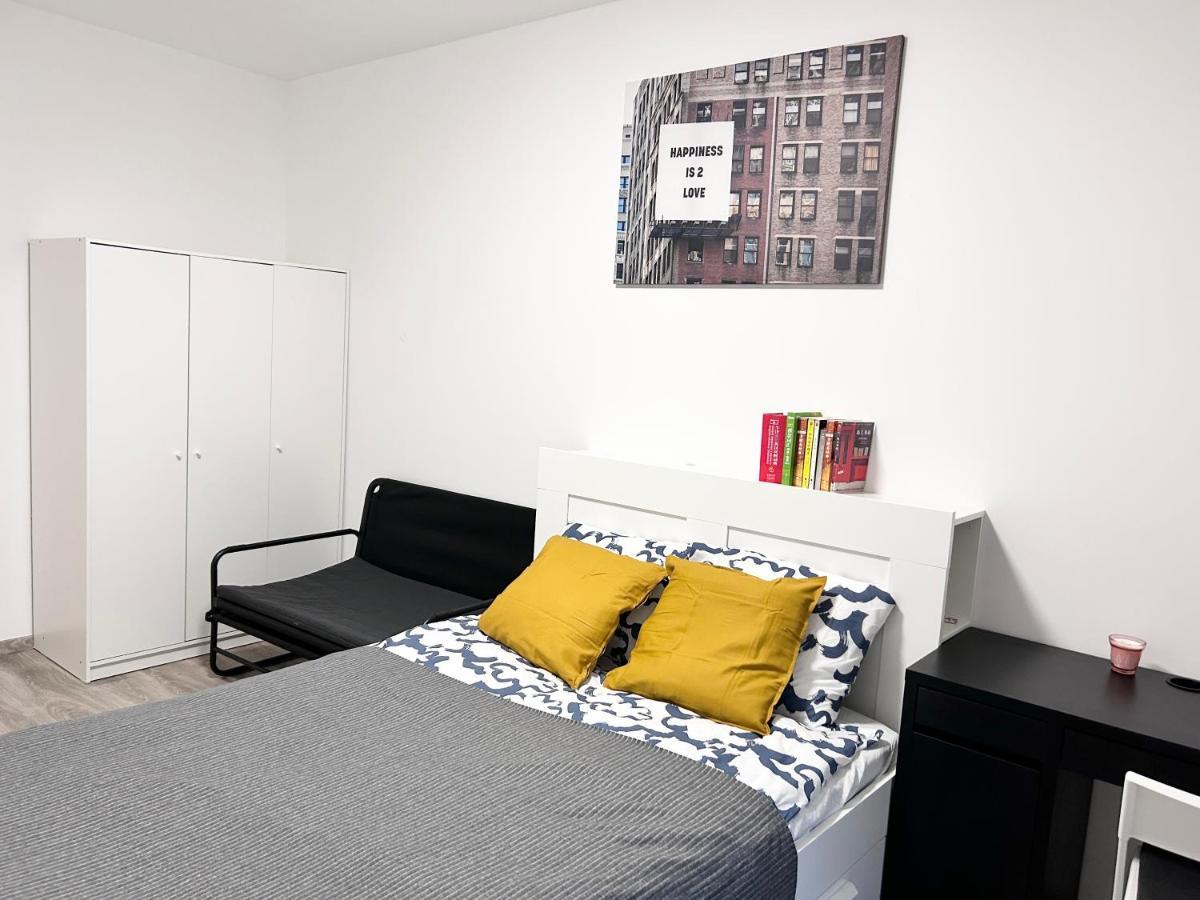 בודפשט New 2022 Family&Friends Downtown Ac 3Br 2Ba Free Parking Big Balcony Near Metro&Train Station Self Check-In Apt מראה חיצוני תמונה