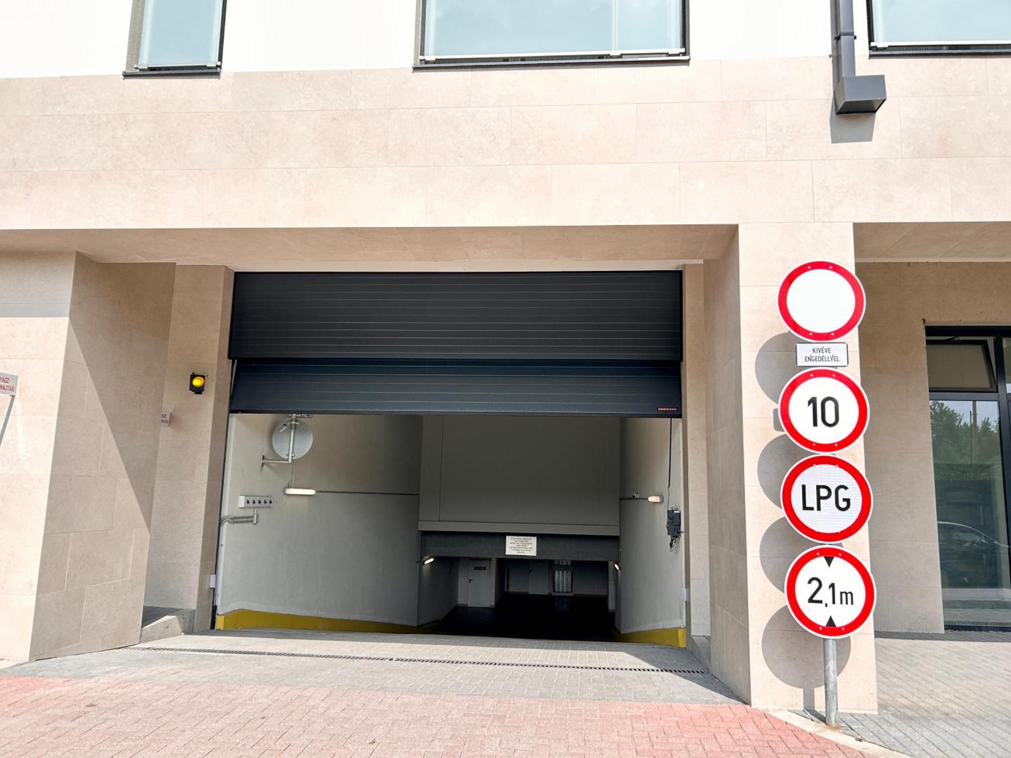 בודפשט New 2022 Family&Friends Downtown Ac 3Br 2Ba Free Parking Big Balcony Near Metro&Train Station Self Check-In Apt מראה חיצוני תמונה