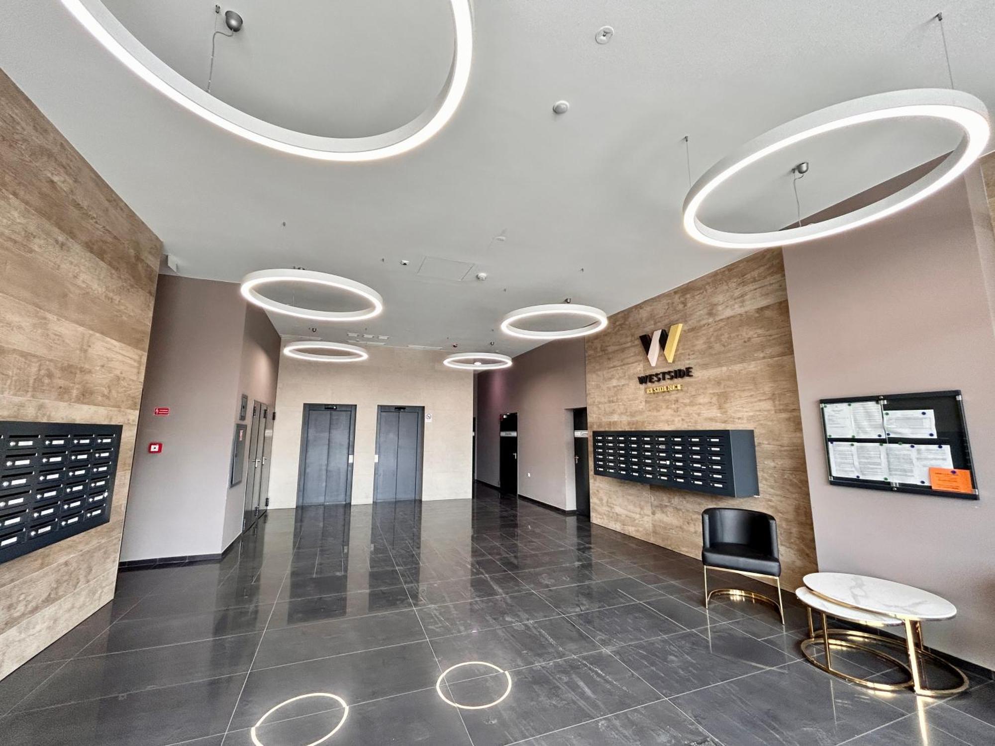 בודפשט New 2022 Family&Friends Downtown Ac 3Br 2Ba Free Parking Big Balcony Near Metro&Train Station Self Check-In Apt מראה חיצוני תמונה